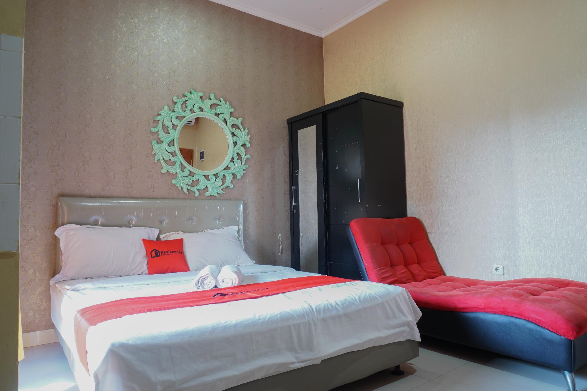 Отель Reddoorz Near Kemang Square Джакарта Экстерьер фото